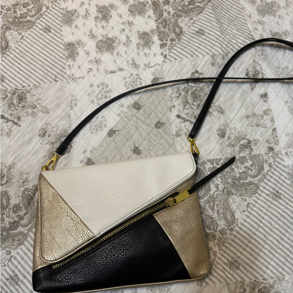 Stylish Black and Gold Women's Bag